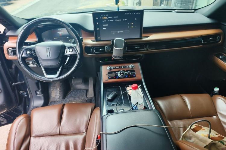 Used Lincoln Aviator 2020 3.0T V6 Four-Wheel Drive Zunya Edition Center Console