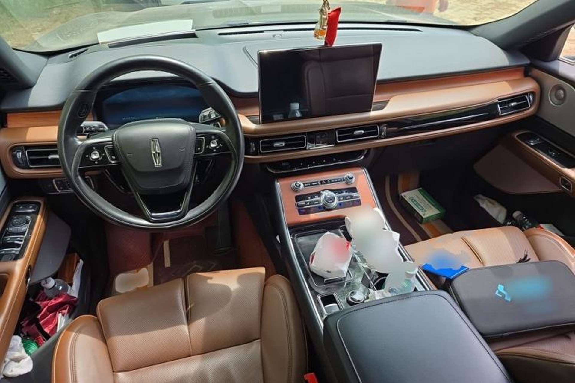 Used Lincoln Aviator 2020 3.0T V6 All-Wheel Drive Executive Version Center Console