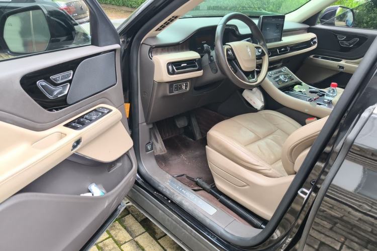 Used Lincoln Aviator 2020 3.0T V6 All-Wheel-Drive Premium Edition Driver Seat