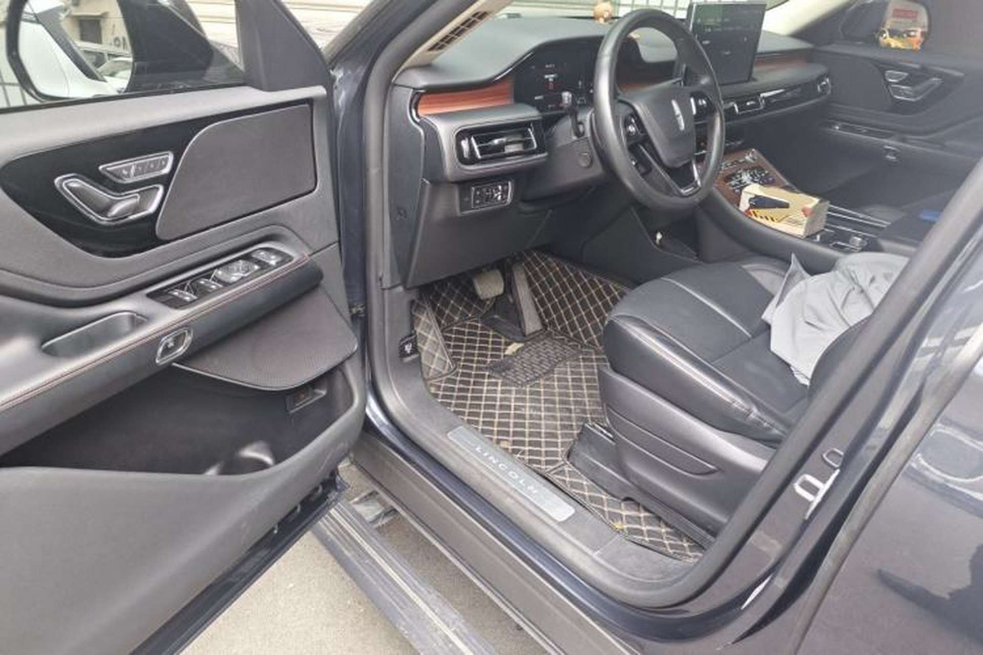 Used Lincoln Aviator 2020 3.0T V6 Four-Wheel Drive Premium Edition Driver Seat