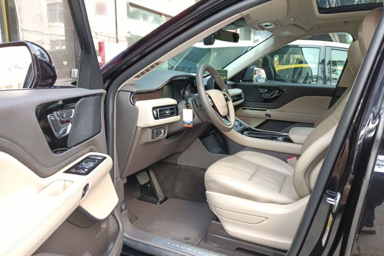 Used Lincoln Aviator 2020 3.0T V6 All-Wheel-Drive Premium Edition Driver Seat