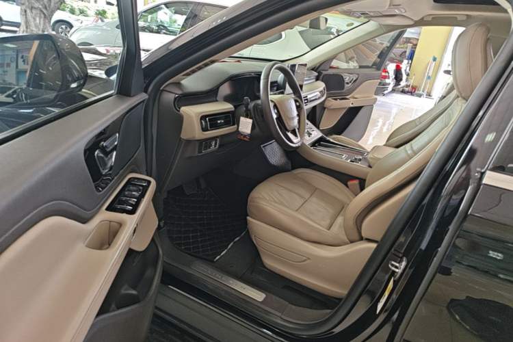 Used Lincoln Aviator 2020 3.0T V6 All-Wheel-Drive Premium Edition Driver Seat