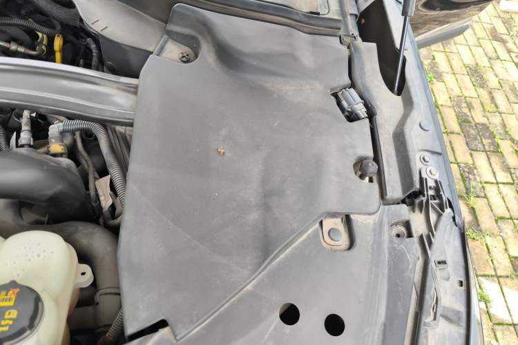 Used Lincoln Aviator 2020 3.0T V6 All-Wheel-Drive Premium Edition Engine Bay Left