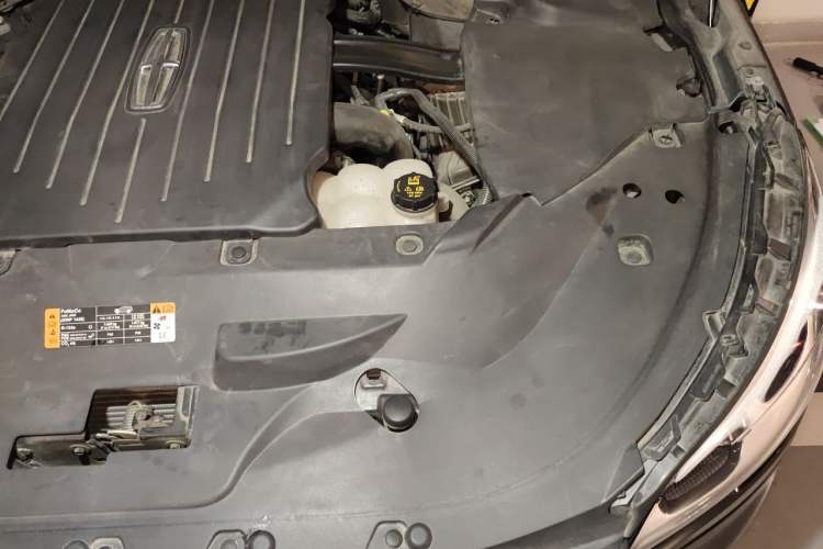 Used Lincoln Aviator 2020 3.0T V6 All-Wheel Drive Executive Version Engine Bay Left