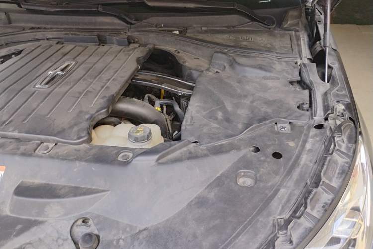 Used Lincoln Aviator 2020 3.0T V6 All-Wheel Drive Executive Version Engine Bay Left