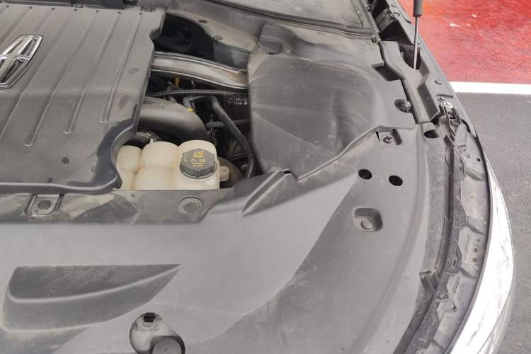 Used Lincoln Aviator 2020 3.0T V6 All-Wheel Drive Executive Version Engine Bay Left