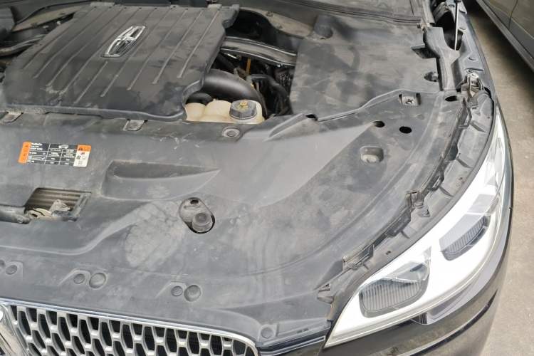 Used Lincoln Aviator 2020 3.0T V6 All-Wheel Drive Executive Version Engine Bay Left