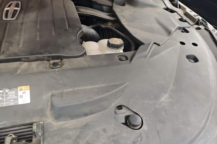 Used Lincoln Aviator 2020 3.0T V6 Four-Wheel Drive Premium Edition Engine Bay Left