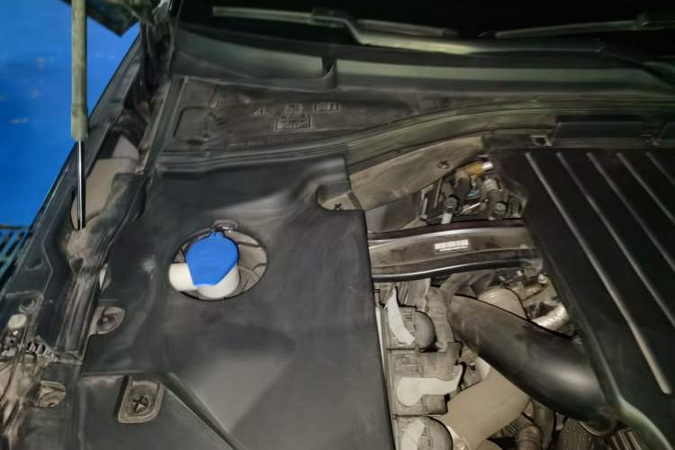 Used Lincoln Aviator 2020 3.0T V6 Four-Wheel Drive Premium Edition Engine Bay Right
