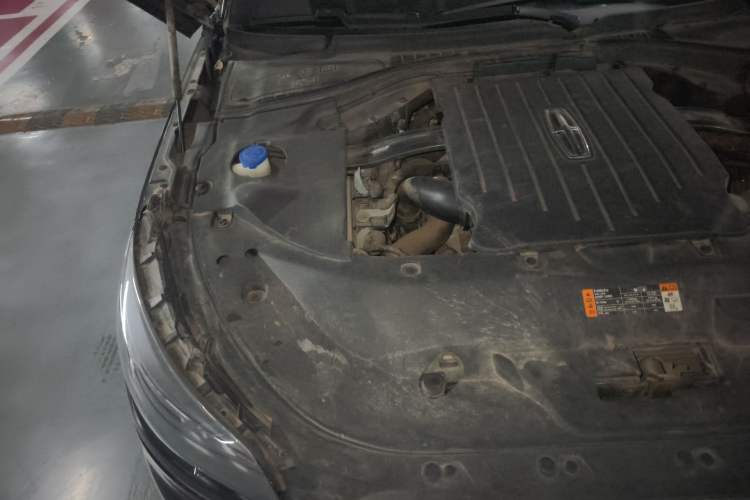 Used Lincoln Aviator 2020 3.0T V6 Four-Wheel Drive Premium Edition Engine Bay Right
