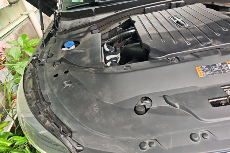 Used Lincoln Aviator 2020 3.0T V6 Four-Wheel Drive Premium Edition Engine Bay Right