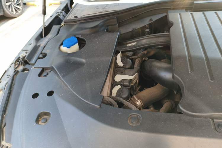 Used Lincoln Aviator 2020 3.0T V6 Four-Wheel Drive Premium Edition Engine Bay Right