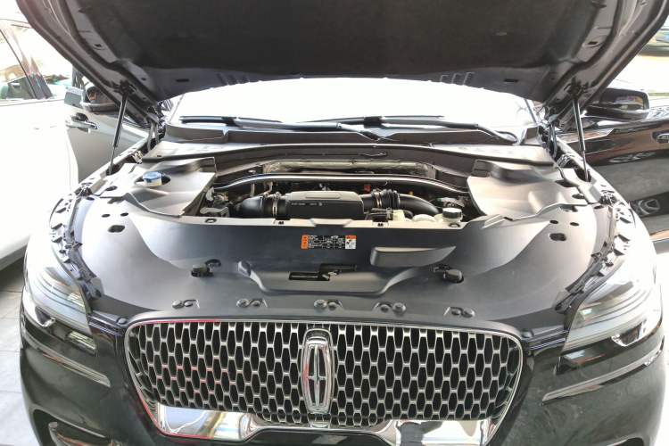 Used Lincoln Aviator 2020 3.0T V6 All-Wheel-Drive Premium Edition Engine Bay