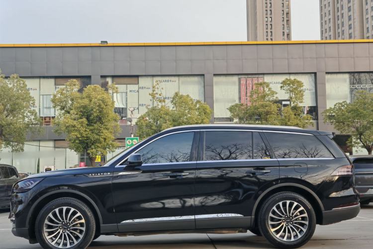 Used Lincoln Aviator 2020 3.0T V6 All-Wheel-Drive Luxury Edition Exterior 3