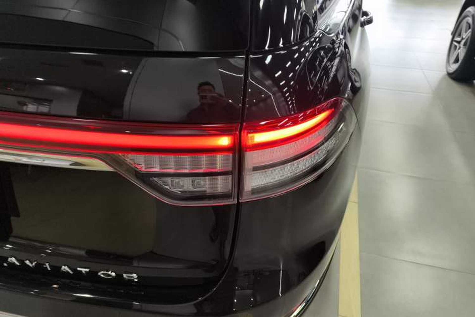 Used Lincoln Aviator 2020 3.0T V6 Four-Wheel Drive Premium Edition Exterior 3