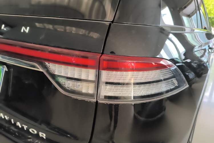 Used Lincoln Aviator 2020 3.0T V6 All-Wheel Drive Executive Version Exterior 3