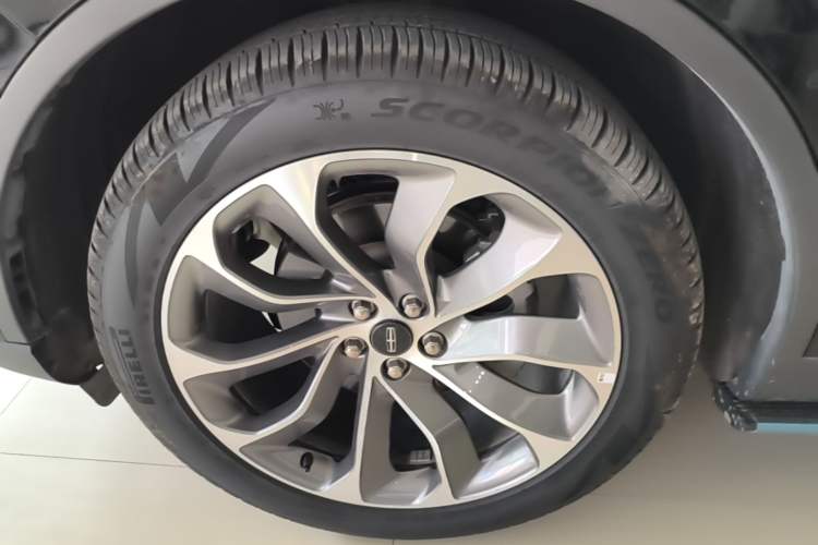 Used Lincoln Aviator 2020 3.0T V6 All-Wheel Drive Executive Version Exterior 4