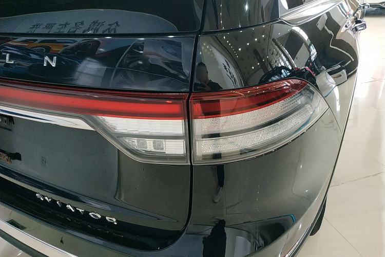 Used Lincoln Aviator 2020 3.0T V6 Four-Wheel Drive Premium Edition Exterior 6