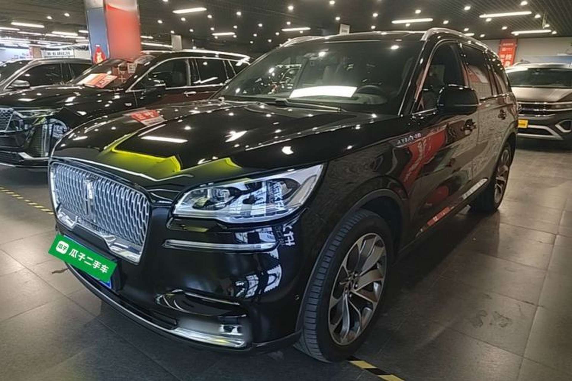 Used Lincoln Aviator 2020 3.0T V6 All-Wheel Drive Executive Version Front Left 45 Deg
