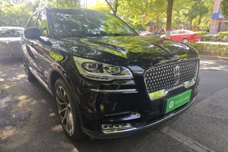 Used Lincoln Aviator 2020 3.0T V6 All-Wheel Drive Executive Version Front Right 45 Deg
