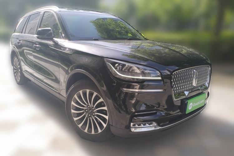 Used Lincoln Aviator 2020 3.0T V6 All-Wheel-Drive Luxury Edition Front Right 45 Deg