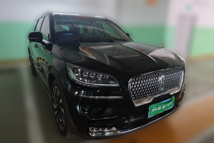 Used Lincoln Aviator 2020 3.0T V6 All-Wheel-Drive Premium Edition Front Right 45 Deg