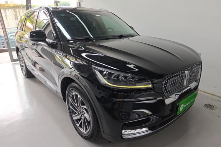 Used Lincoln Aviator 2020 3.0T V6 All-Wheel-Drive Premium Edition Front Right 45 Deg