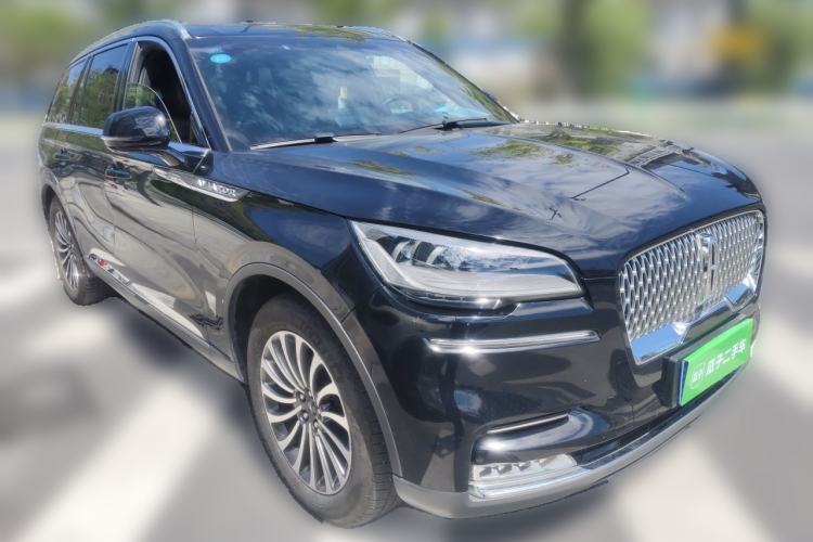 Used Lincoln Aviator 2020 3.0T V6 All-Wheel-Drive Luxury Edition Front Right 45 Deg
