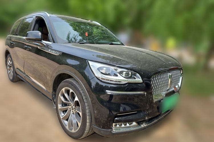 Used Lincoln Aviator 2020 3.0T V6 All-Wheel Drive Executive Version Front Right 45 Deg