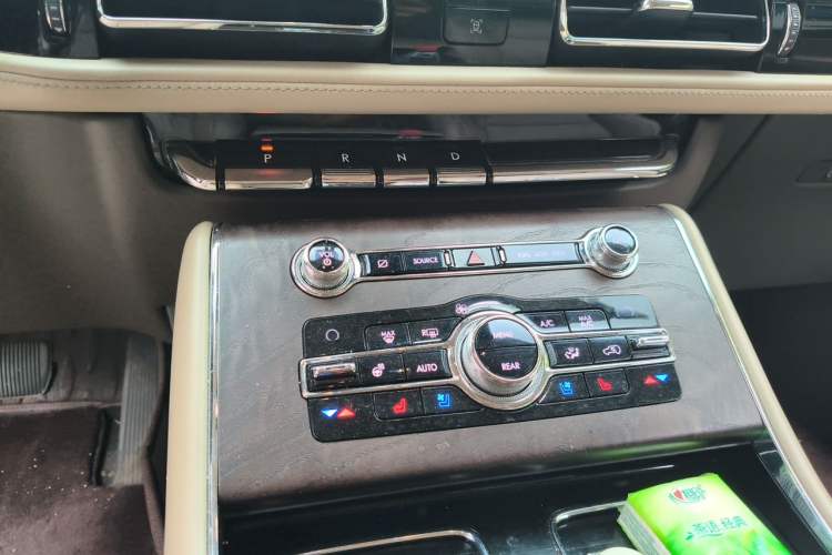 Used Lincoln Aviator 2020 3.0T V6 All-Wheel-Drive Premium Edition Gear Lever