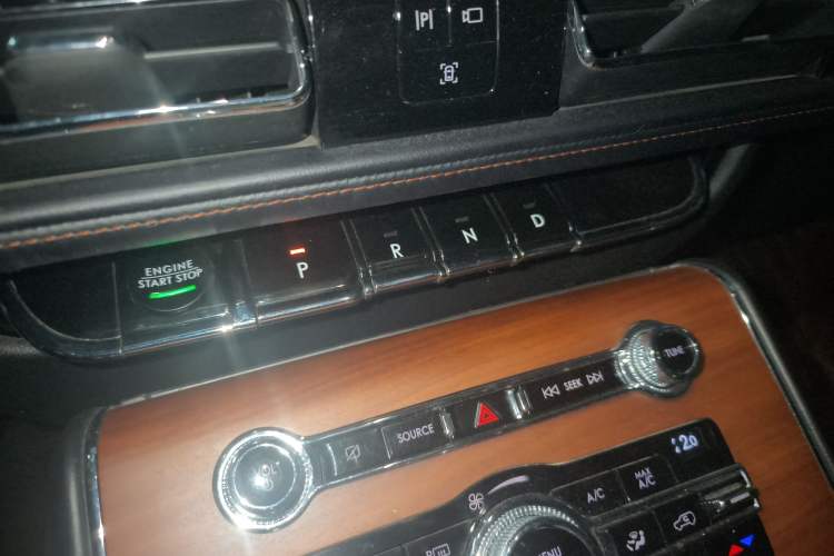 Used Lincoln Aviator 2020 3.0T V6 Four-Wheel Drive Premium Edition Gear Lever