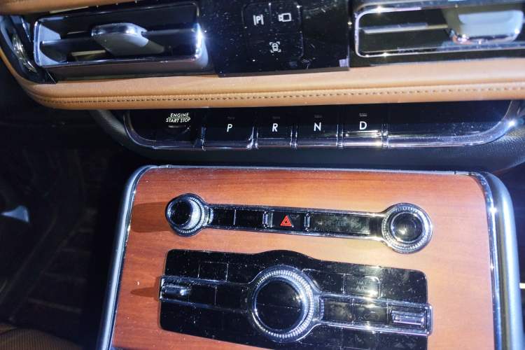 Used Lincoln Aviator 2020 3.0T V6 Four-Wheel Drive Zunya Edition Gear Lever