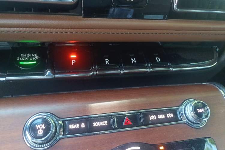 Used Lincoln Aviator 2020 3.0T V6 Four-Wheel Drive Zunya Edition Gear Lever