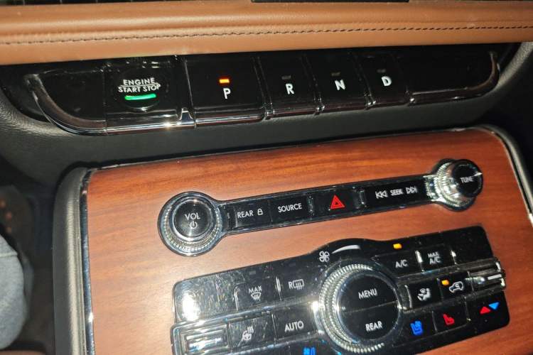 Used Lincoln Aviator 2020 3.0T V6 Four-Wheel Drive Zunya Edition Gear Lever