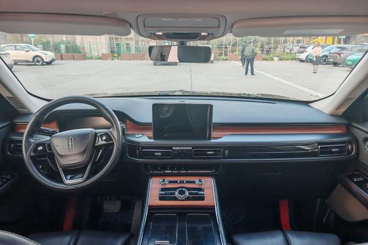 Used Lincoln Aviator 2020 3.0T V6 All-Wheel-Drive Luxury Edition Interior 1