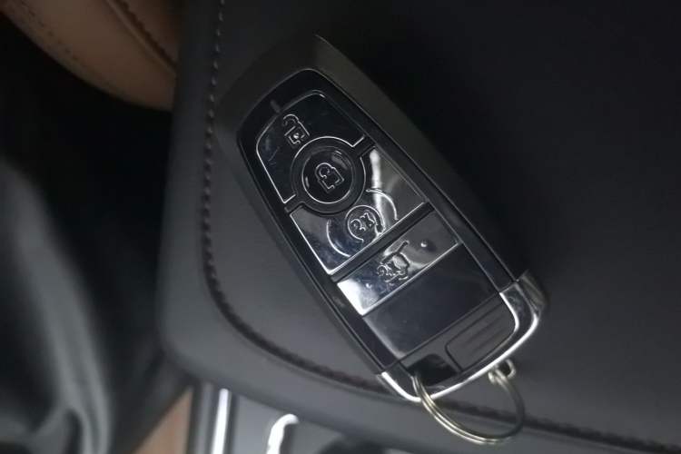 Used Lincoln Aviator 2020 3.0T V6 All-Wheel Drive Executive Version Interior 1