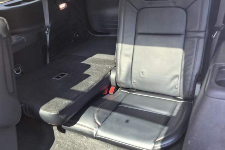 Used Lincoln Aviator 2020 3.0T V6 Four-Wheel Drive Premium Edition Interior 2