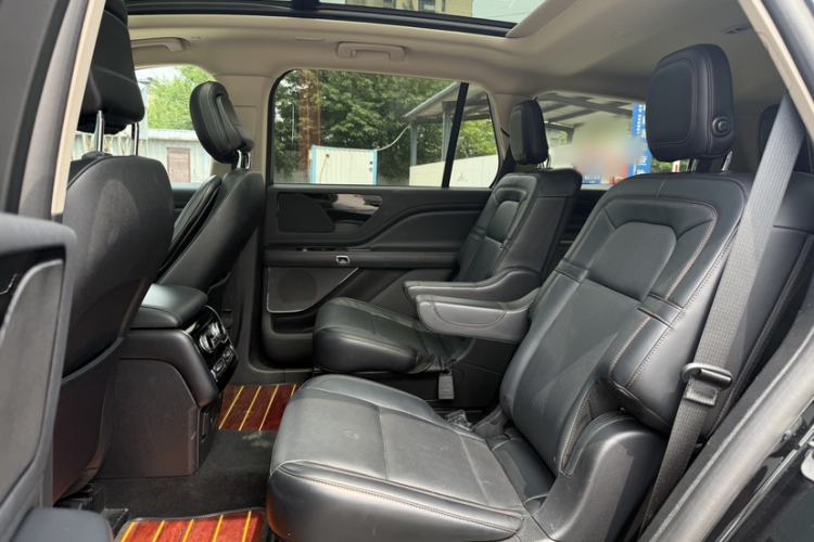 Used Lincoln Aviator 2020 3.0T V6 Four-Wheel Drive Premium Edition Interior 2