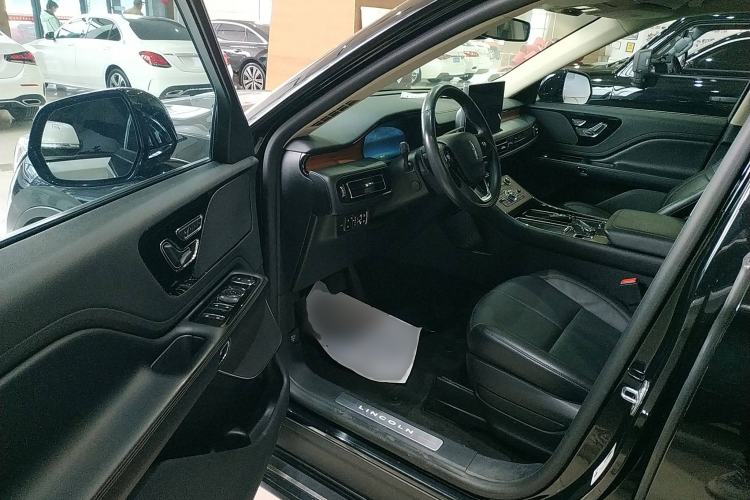 Used Lincoln Aviator 2020 3.0T V6 Four-Wheel Drive Premium Edition Interior 3