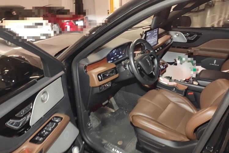 Used Lincoln Aviator 2020 3.0T V6 All-Wheel Drive Executive Version Interior 3