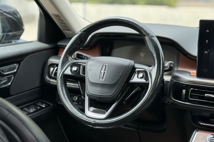 Used Lincoln Aviator 2020 3.0T V6 Four-Wheel Drive Premium Edition Interior 4