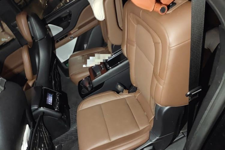 Used Lincoln Aviator 2020 3.0T V6 All-Wheel Drive Executive Version Interior 4