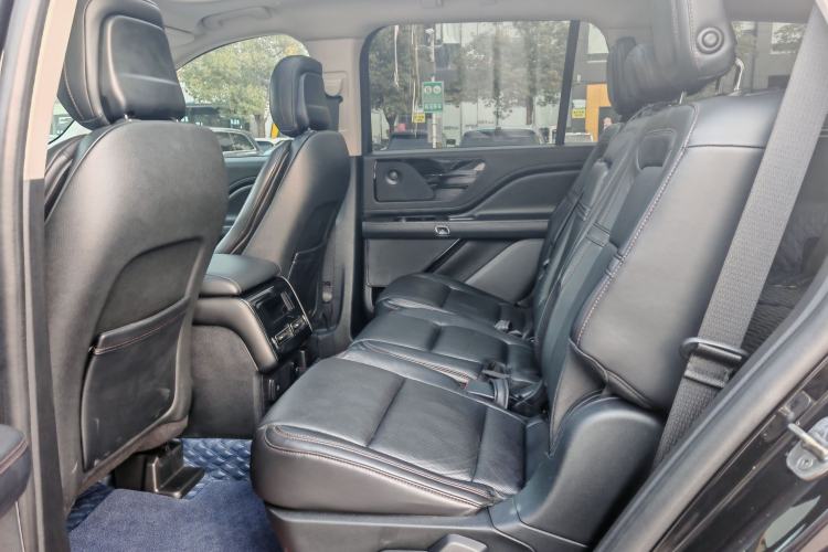 Used Lincoln Aviator 2020 3.0T V6 All-Wheel-Drive Luxury Edition Interior 8