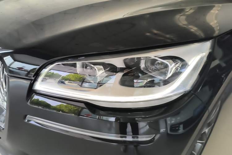 Used Lincoln Aviator 2020 3.0T V6 All-Wheel Drive Executive Version Left Front Headlight