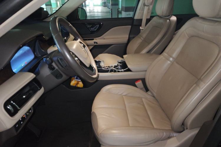 Used Lincoln Aviator 2020 3.0T V6 All-Wheel-Drive Premium Edition Left Front Seat