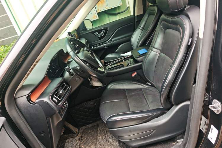 Used Lincoln Aviator 2020 3.0T V6 Four-Wheel Drive Premium Edition Left Front Seat