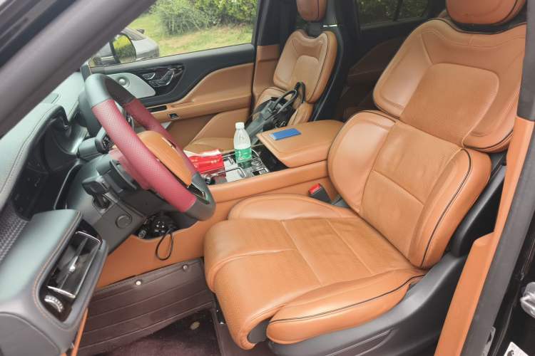 Used Lincoln Aviator 2020 3.0T V6 Four-Wheel Drive Presidential Edition Left Front Seat