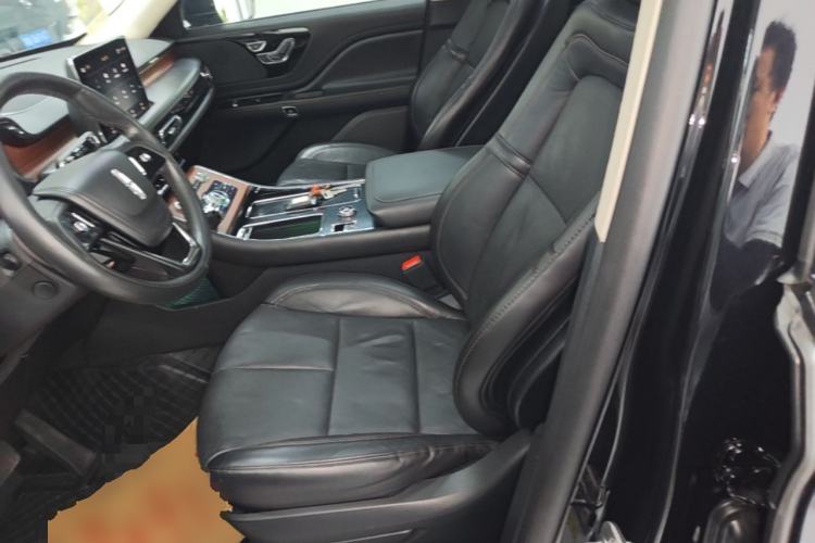 Used Lincoln Aviator 2020 3.0T V6 All-Wheel-Drive Premium Edition Left Front Seat