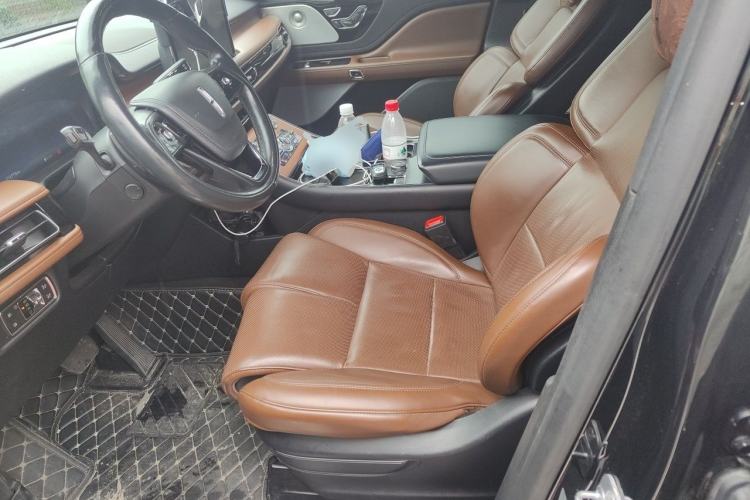 Used Lincoln Aviator 2020 3.0T V6 All-Wheel Drive Executive Version Left Front Seat