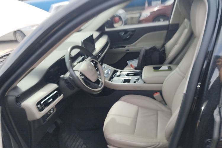 Used Lincoln Aviator 2020 3.0T V6 All-Wheel-Drive Premium Edition Left Front Seat